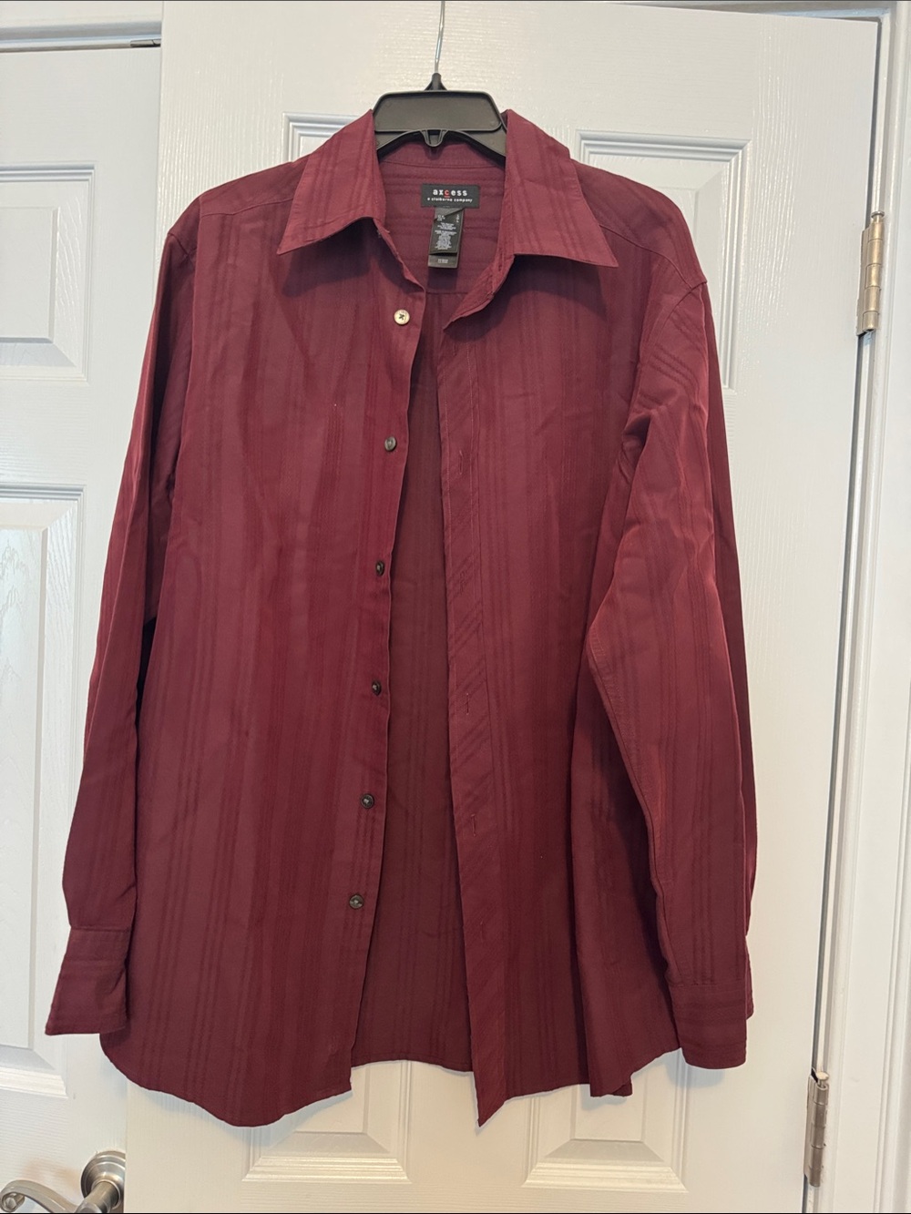 Axcess Men's Burgundy Button-Down Shirt